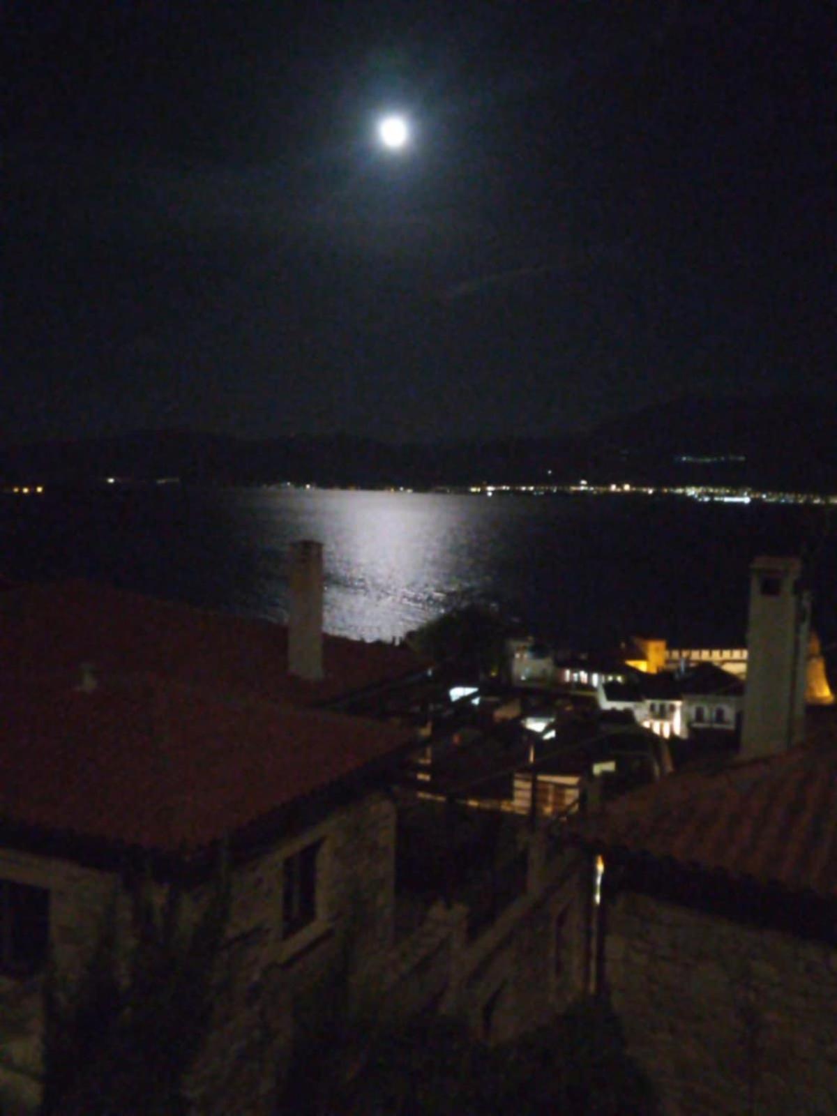 Stone Clock'S House Apartment Nafpaktos Luaran gambar